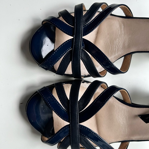 All leather navy sandals size 9 - Picture 2 of 4